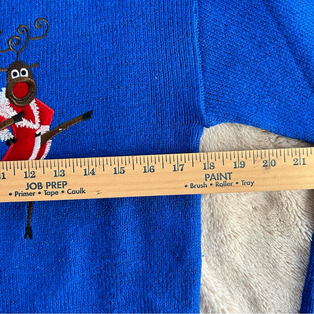 Isabella’s Closet Blue Dancing Reindeer Christmas Holiday Sweater Size Medium - Picture 2 of 6